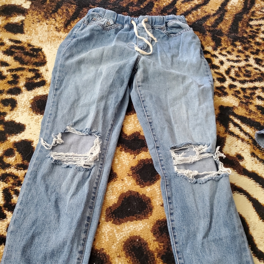 Small maternity capri